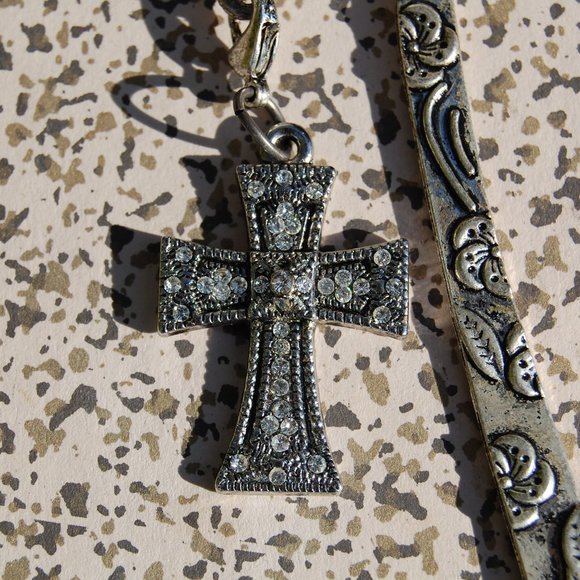 Cross Bookmark - Picture 2 of 3